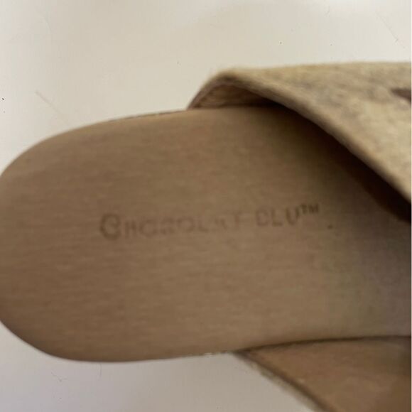 NEW WITHOUT TAGS CHOCOLAT BLU YOMA BRONZE CALF HAIR LEATHER PLATFORM CLOGS. - Picture 8 of 9